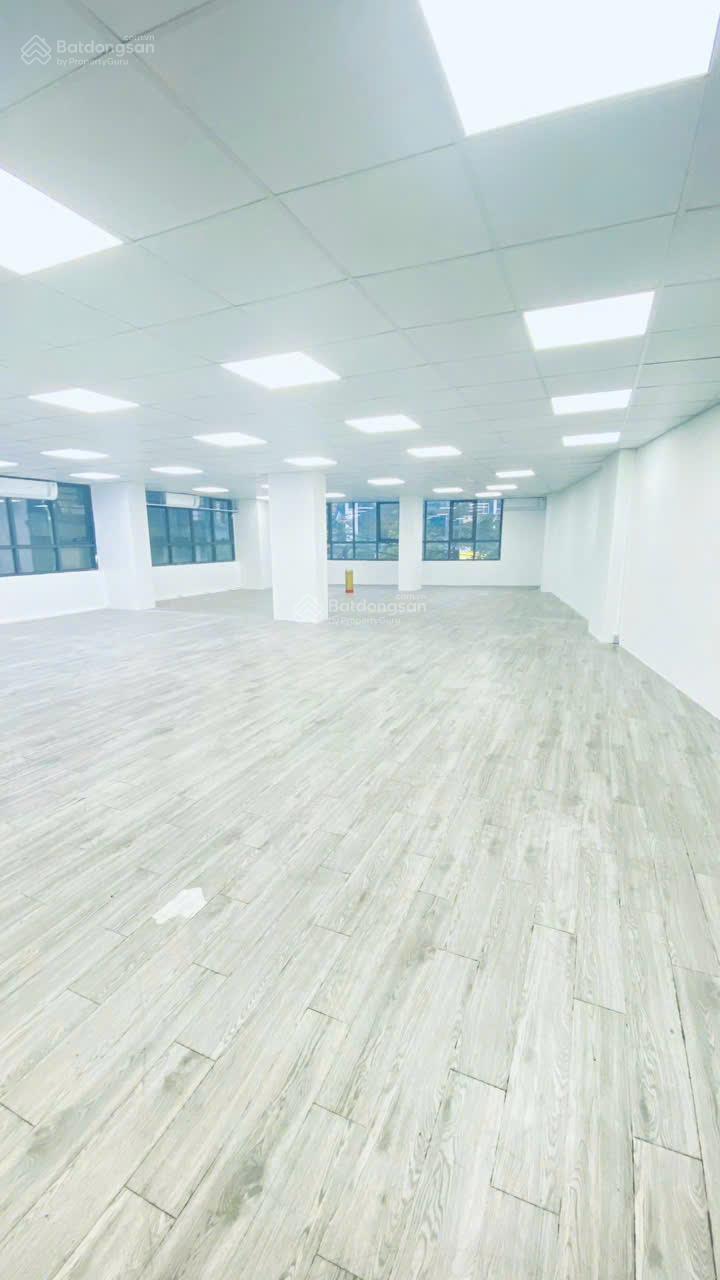 cho-thue-san-van-phong-nguyen-hoang-200m2-thong-san-gia-tot-2