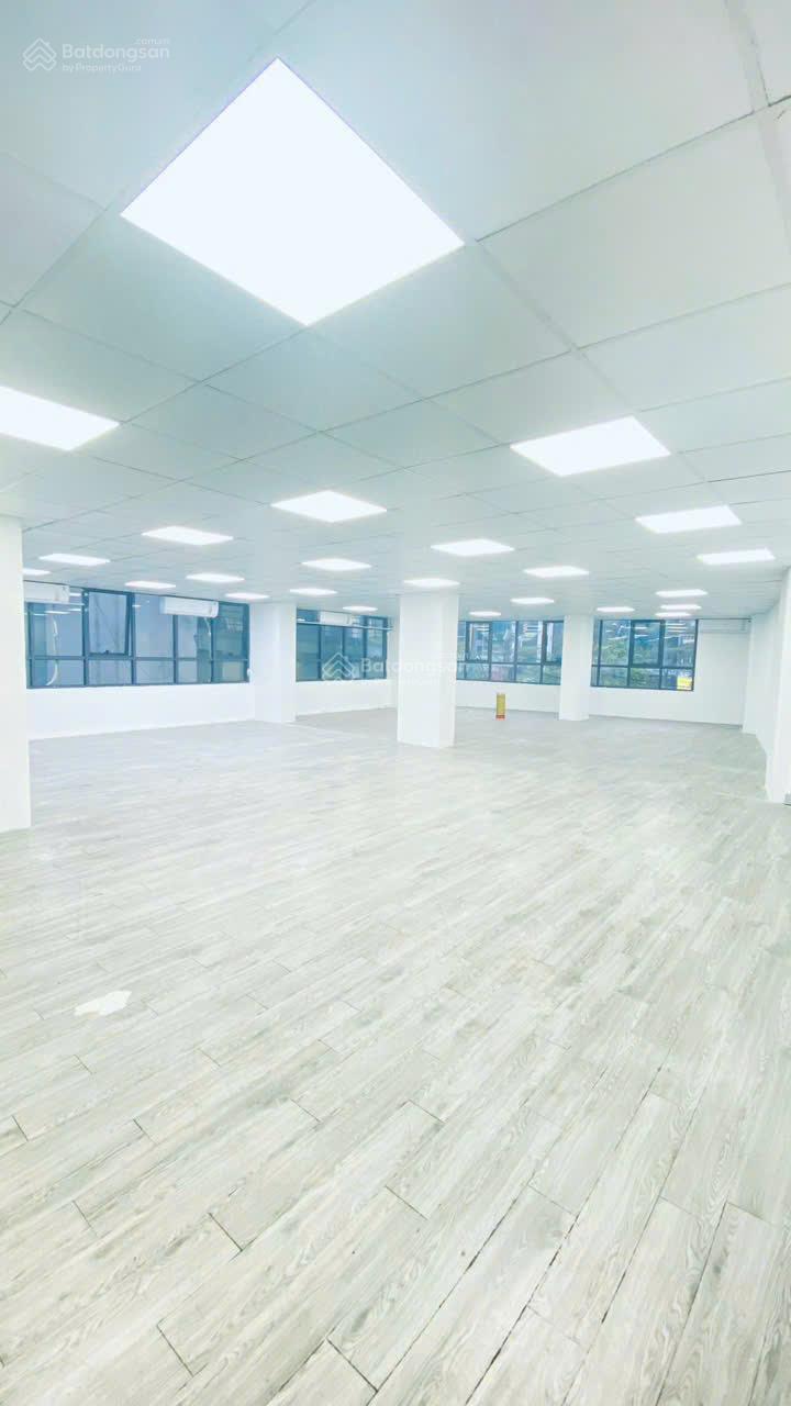 cho-thue-san-van-phong-nguyen-hoang-200m2-thong-san-gia-tot-3