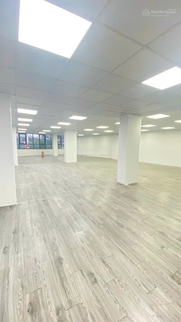 cho-thue-san-van-phong-nguyen-hoang-200m2-thong-san-gia-tot-4