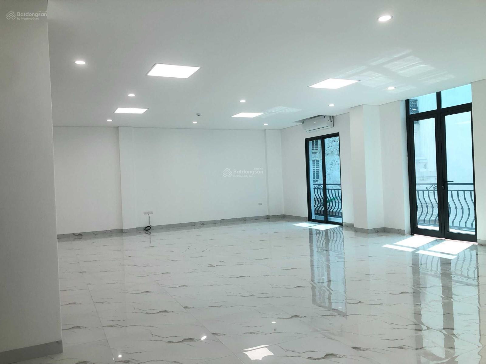 cho-thue-van-phong-120m2-me-tri-gia-tot-tien-ich-day-du-4