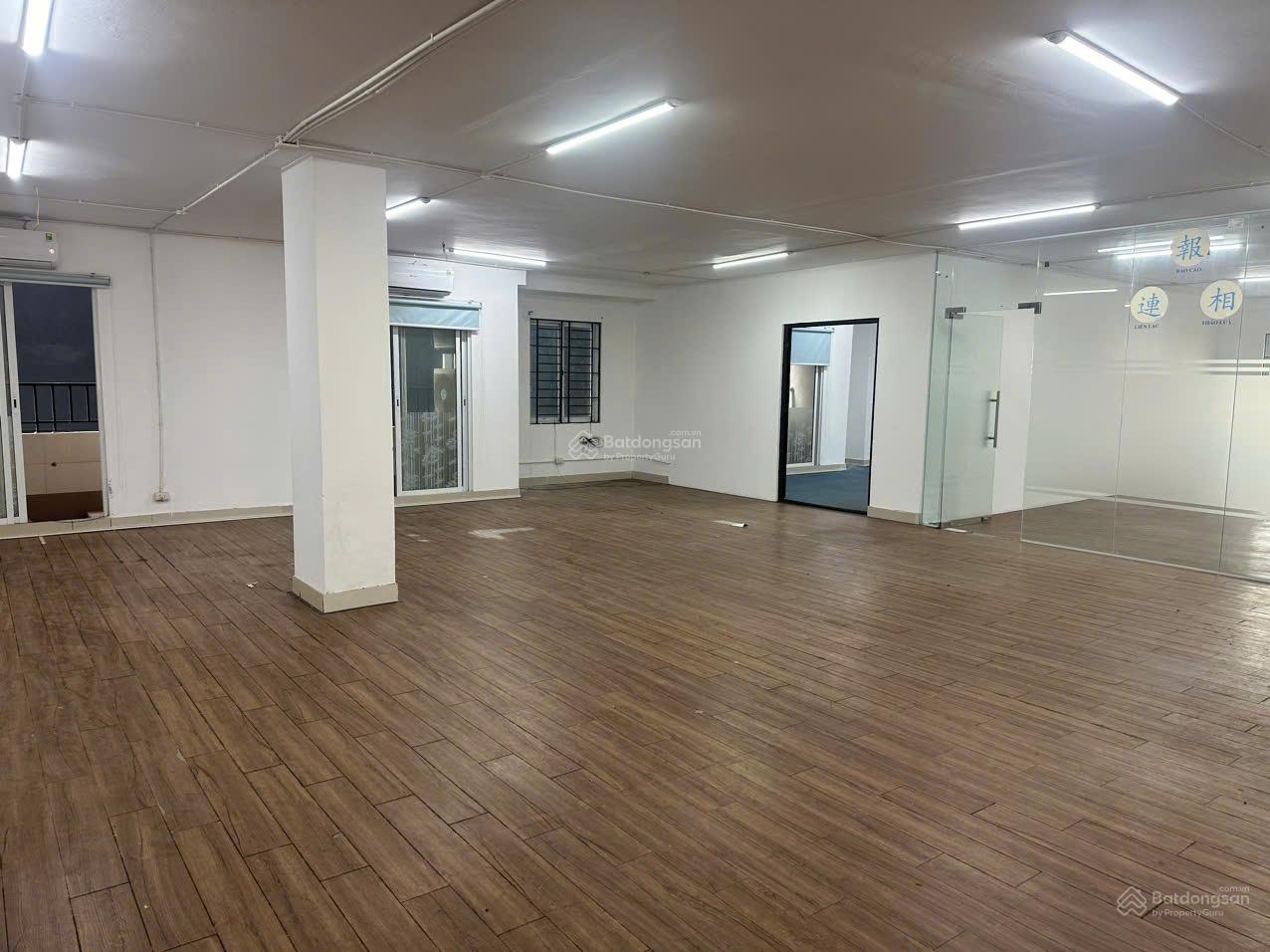 cho-thue-van-phong-200m2-nguyen-hoang-lo-goc-2-mat-thoang-2
