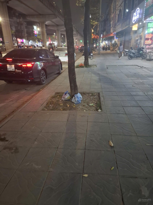 cho-thue-van-phong-mat-pho-ho-tung-mau-cau-dien-6