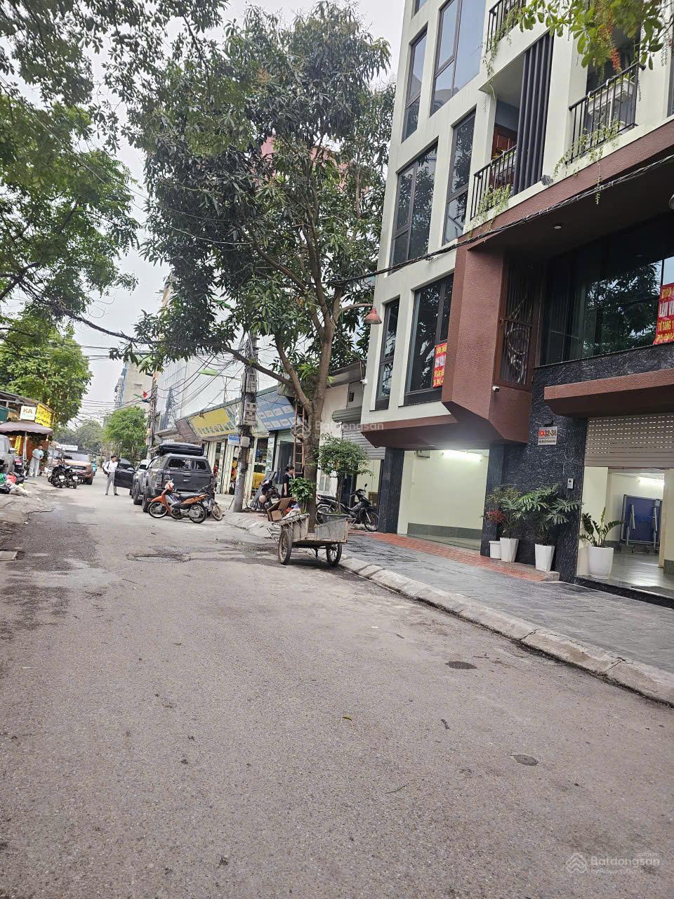 cho-thue-van-phong-pho-le-quang-dao-5